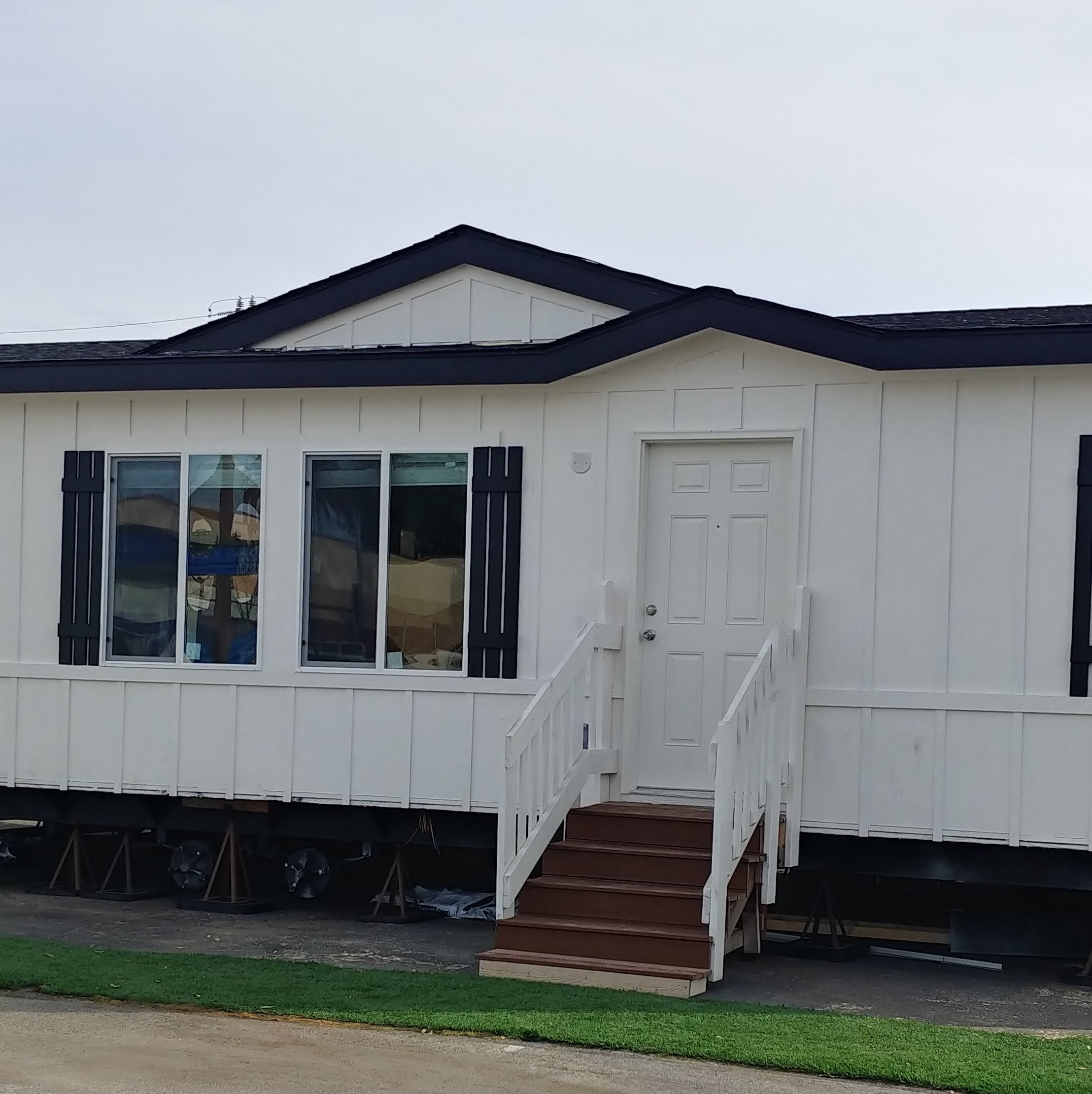 Silvercrest BD-04 manufactured home exterior