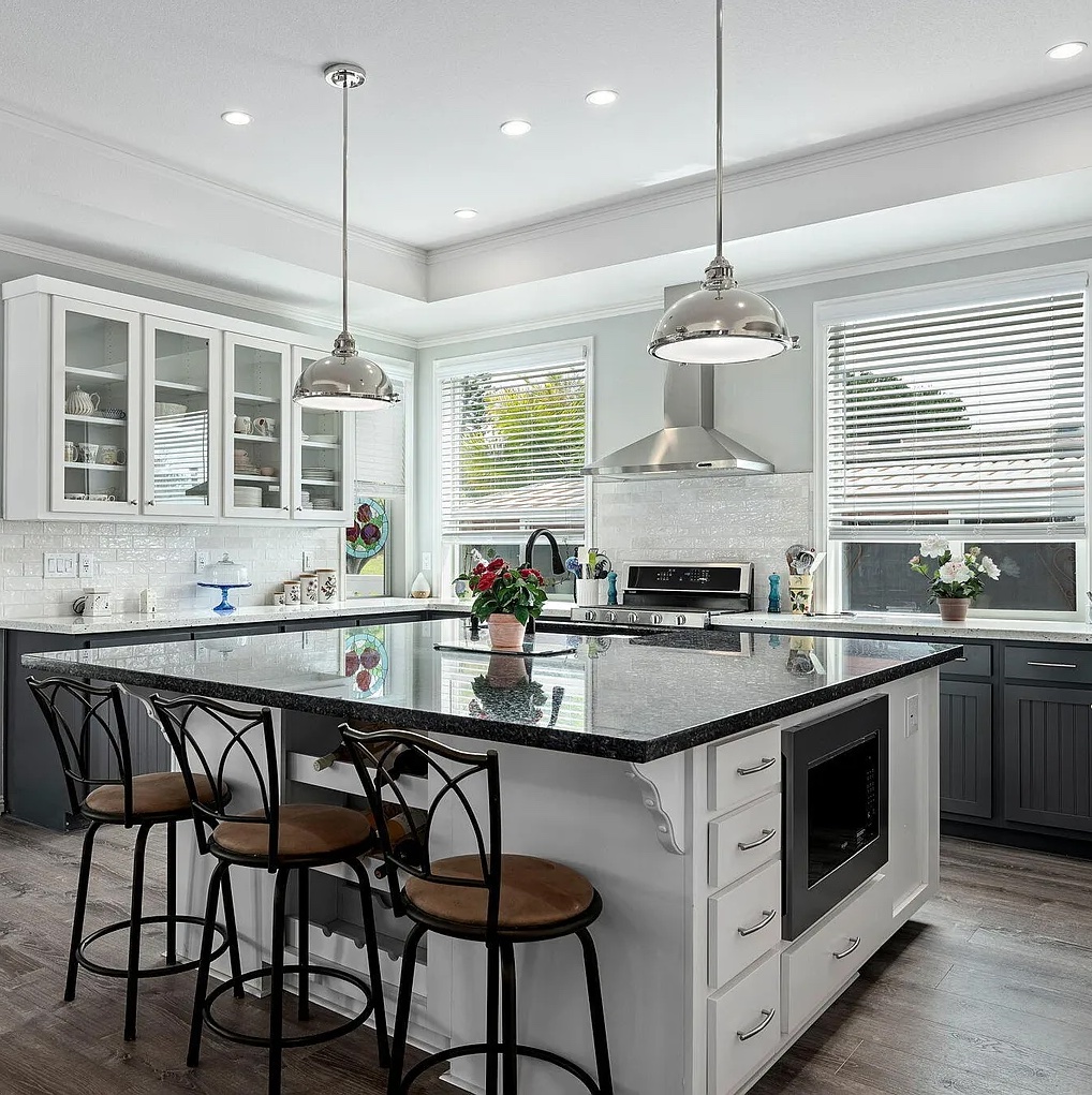 kitchen with big island in Silvercrest manufactured home